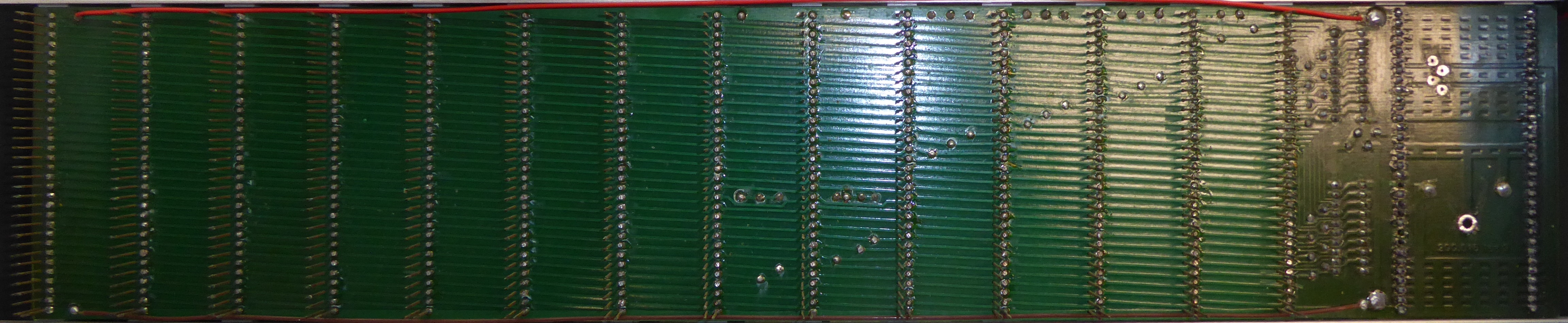Backplane 14-Slot Track Side Photo